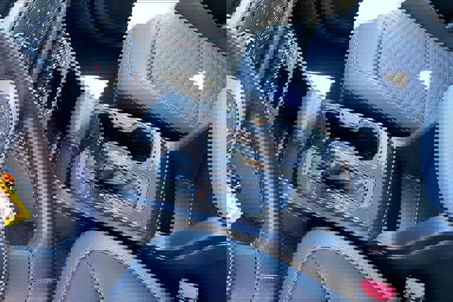 Used 2015 Chevrolet Colorado Z71 AWD/4WD image 12