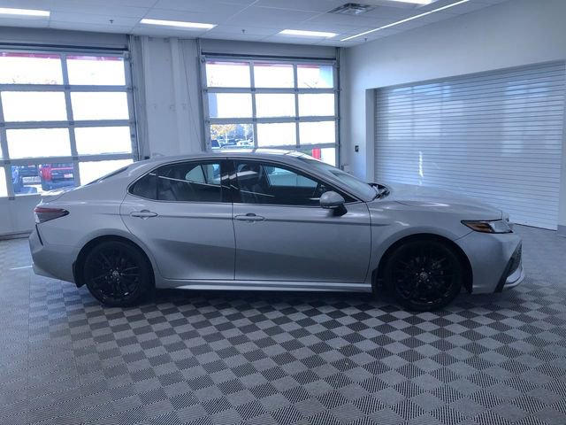 Used 2022 Toyota Camry XSE image 27