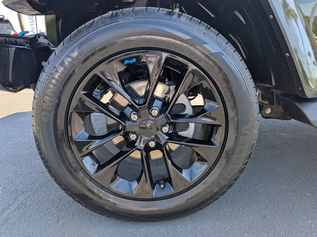 Used 2022 Jeep Wrangler Unlimited Sahara AWD/4WD image 11