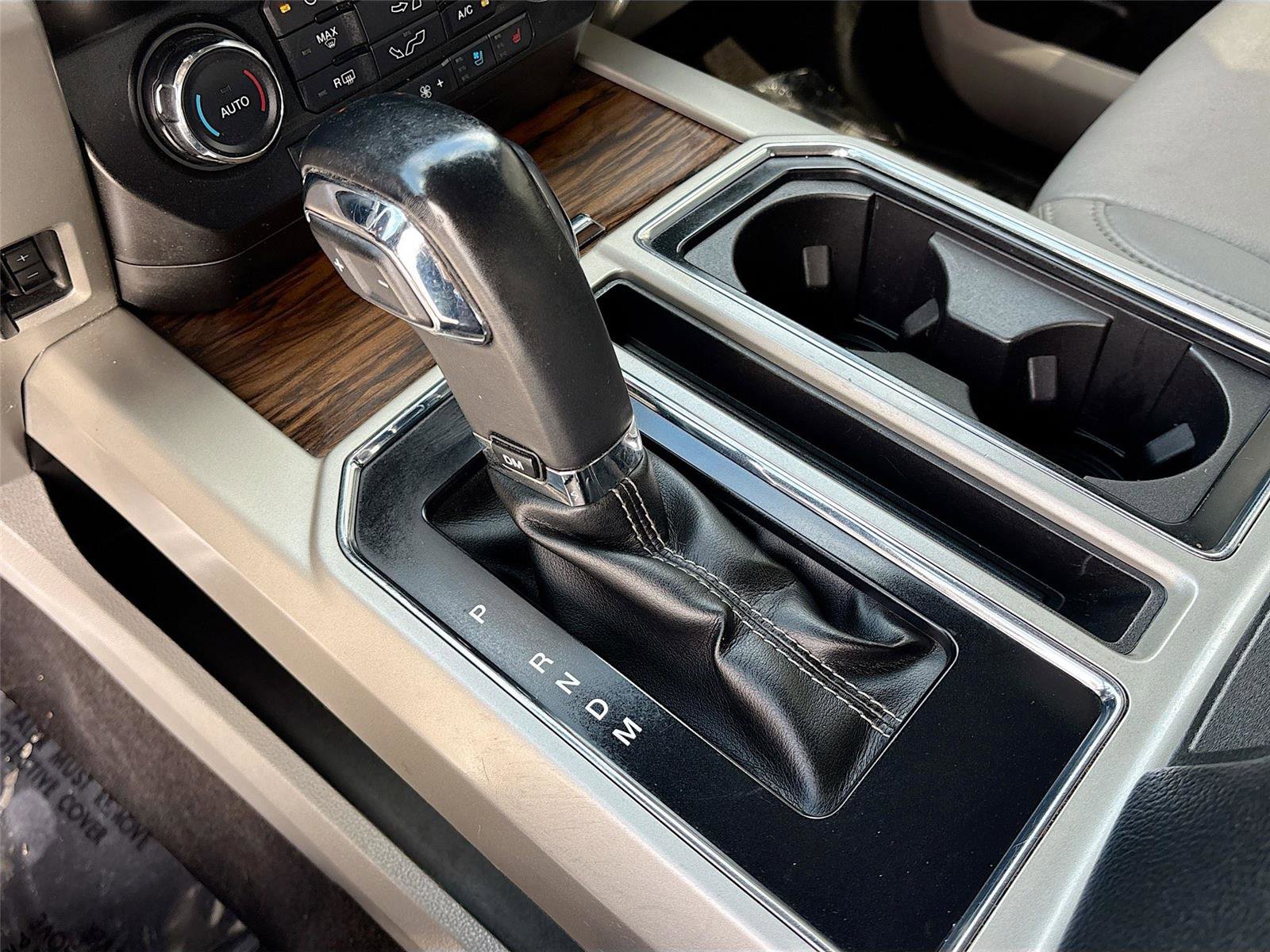 Used 2019 Ford F150 Lariat image 17