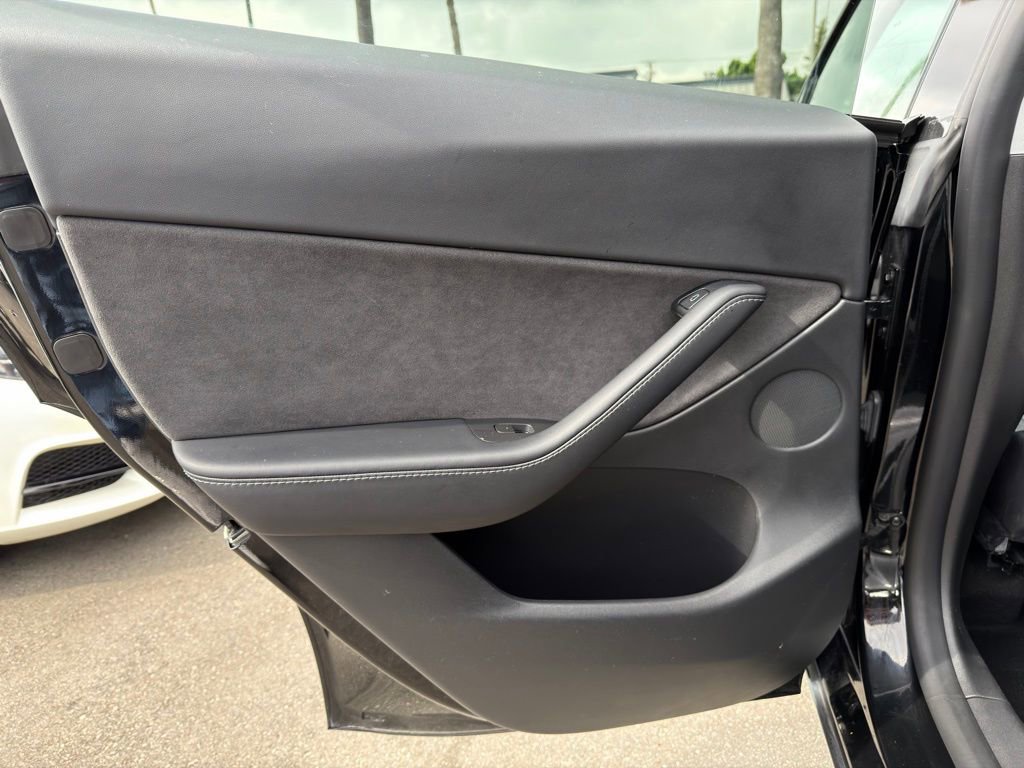 Used 2021 Tesla Model Y Performance image 34