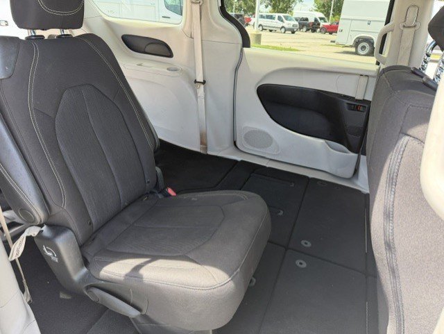 Used 2023 Chrysler Voyager LX FWD image 31