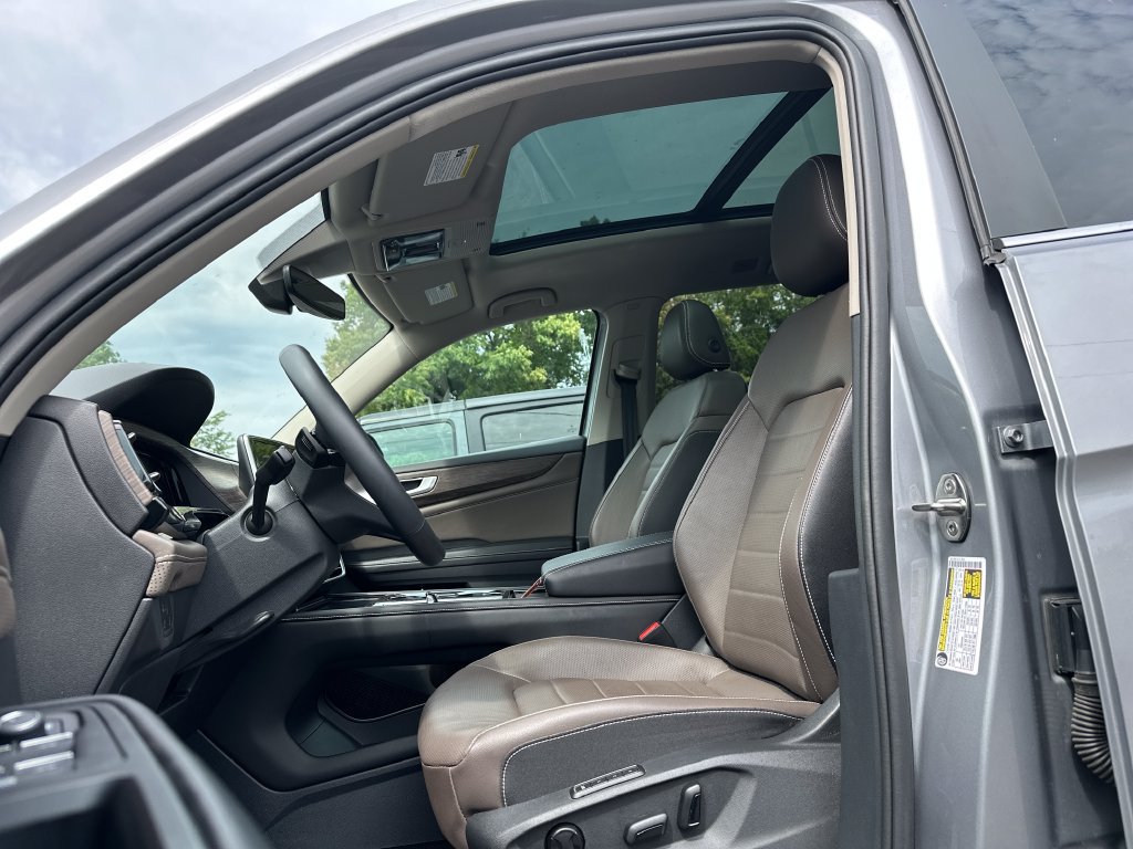 Used 2024 Volkswagen Atlas SEL AWD/4WD image 9