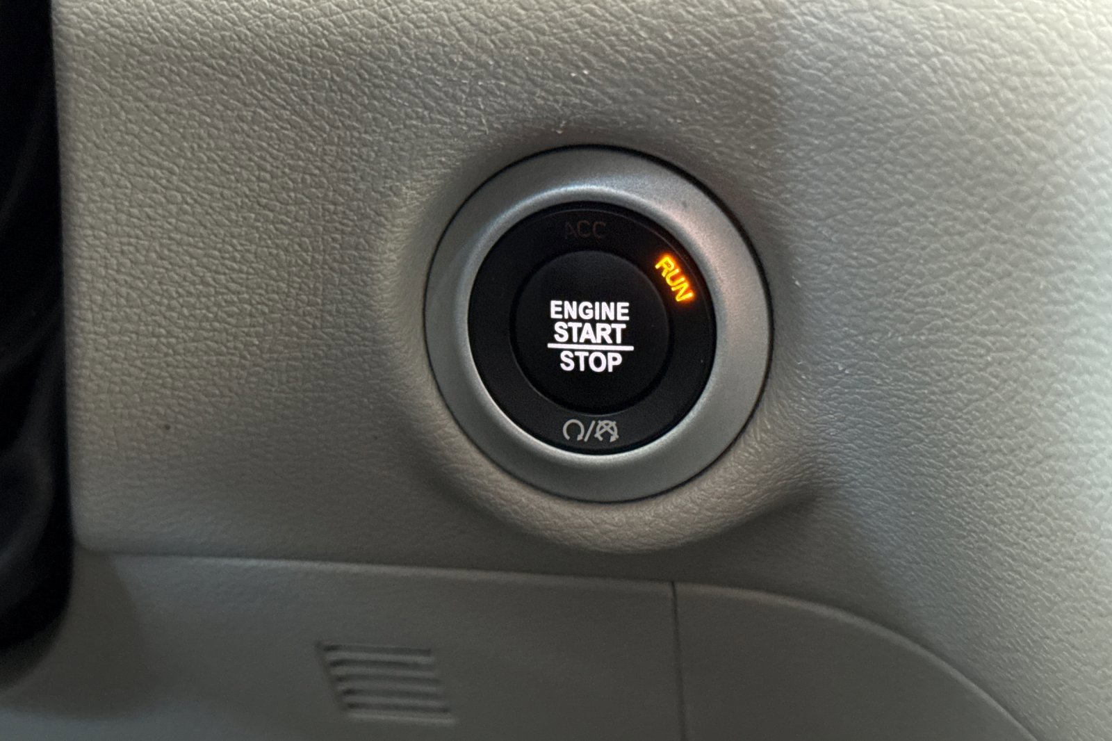 Certified 2023 Chrysler Pacifica Touring-L image 23