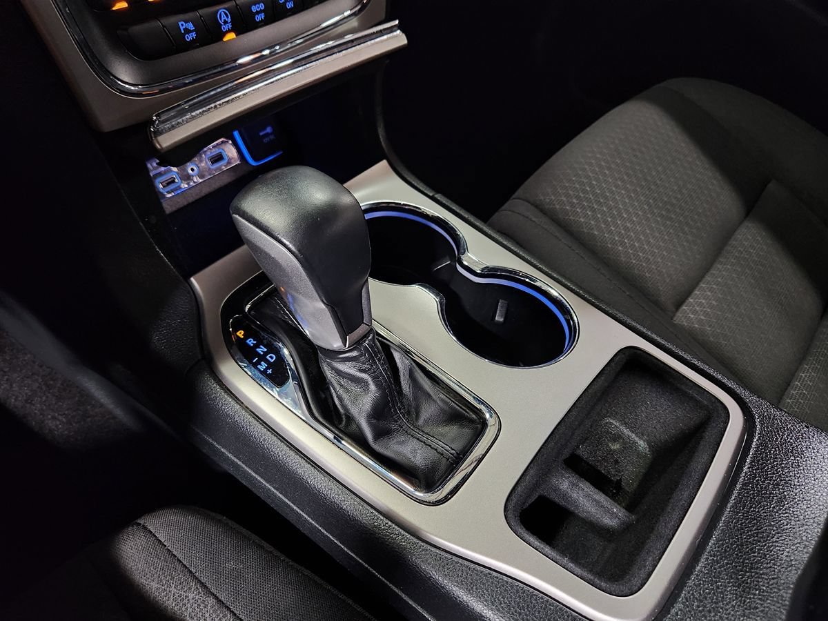 Used 2019 Jeep Grand Cherokee Laredo RWD image 38