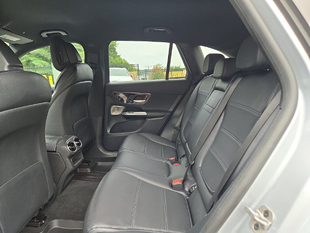Used 2024 Mercedes-Benz GLC 300 4MATIC w/ Advanced USB Package image 10