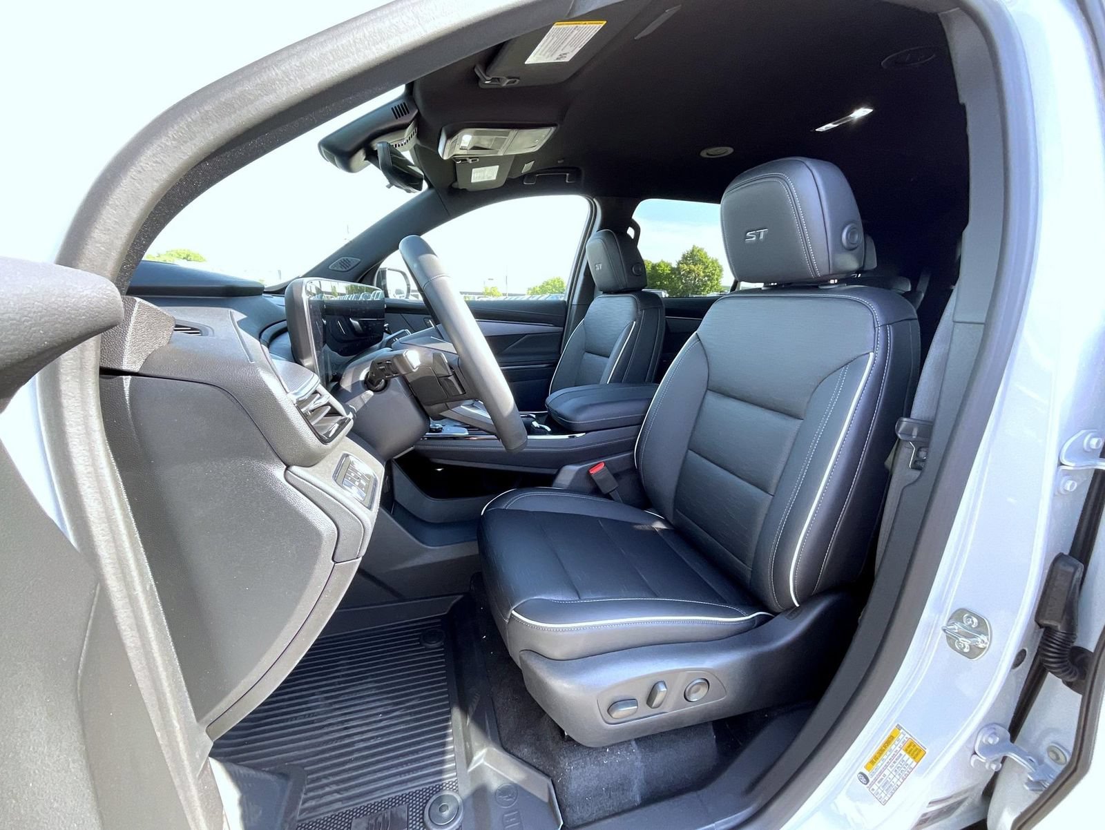 New 2026 Buick Enclave Sport Touring w/ Power Package AWD/4WD image 10