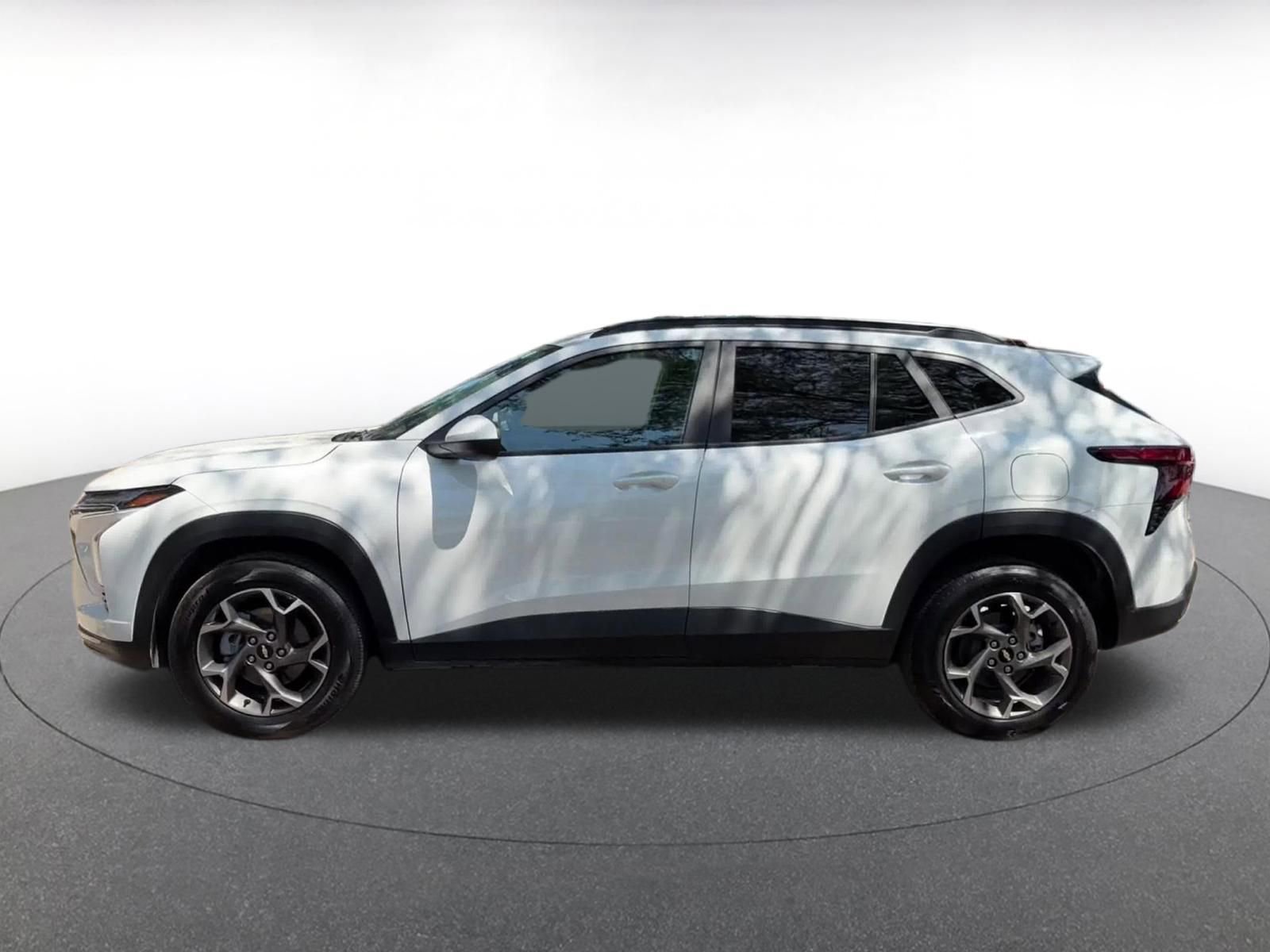 Used 2025 Chevrolet Trax LT image 9