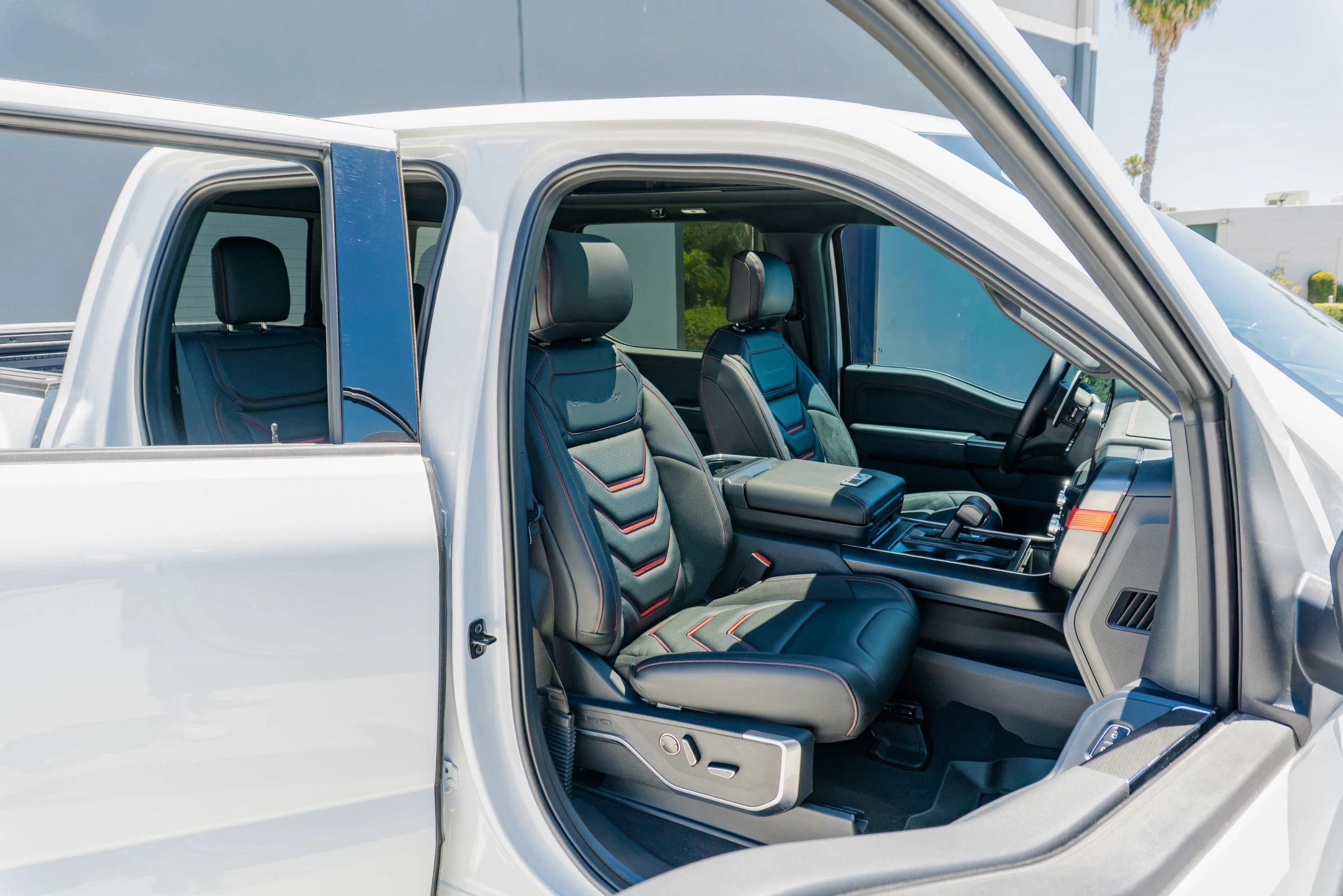 Used 2025 Ford F150 Raptor AWD/4WD image 62