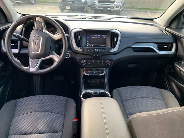 Used 2024 GMC Terrain SLE image 17