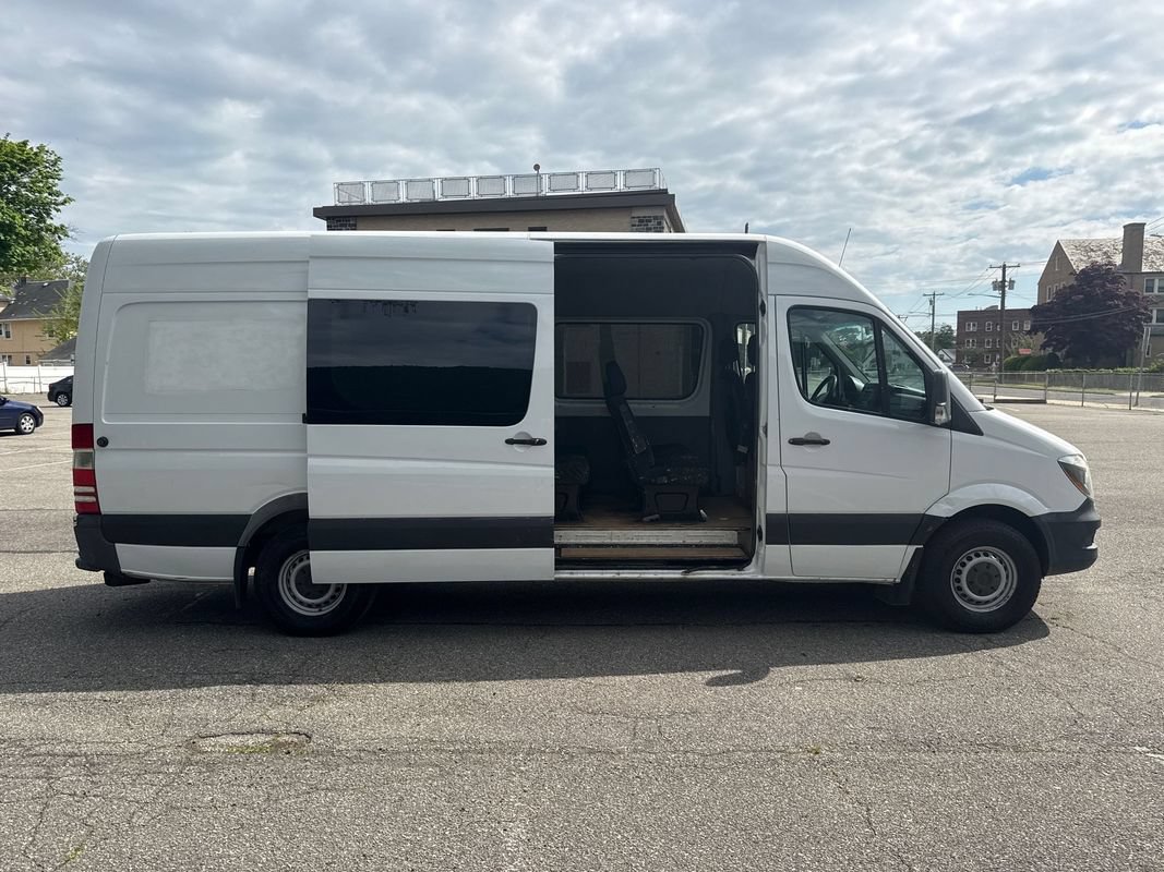 Used 2018 Mercedes-Benz Sprinter 2500 image 22