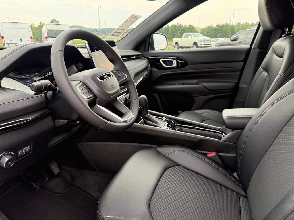 New 2026 Jeep Compass Latitude AWD/4WD image 4