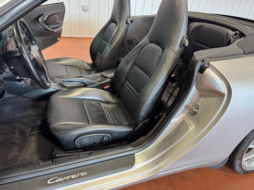 Used 2001 Porsche 911 Cabriolet image 19