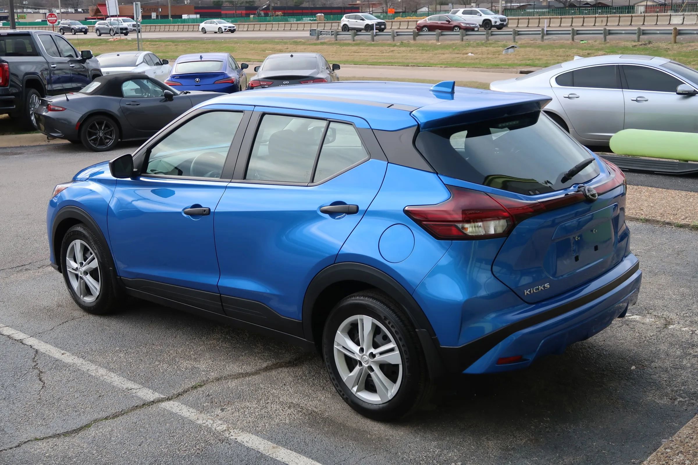 Used 2024 Nissan Kicks S image 12