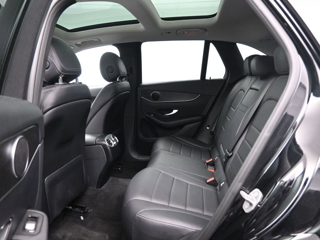 Used 2017 Mercedes-Benz GLC 300 4MATIC image 30