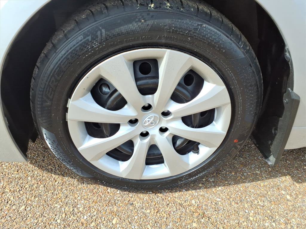 Used 2024 Toyota Corolla LE FWD image 9