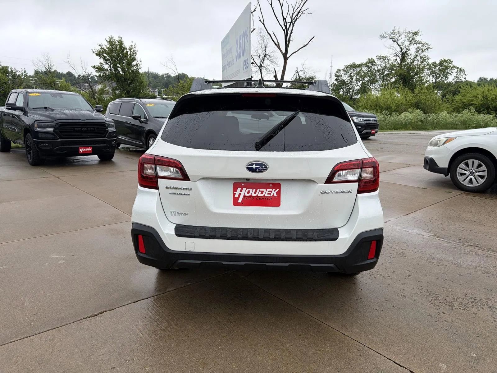Used 2018 Subaru Outback 2.5i Premium AWD/4WD image 7