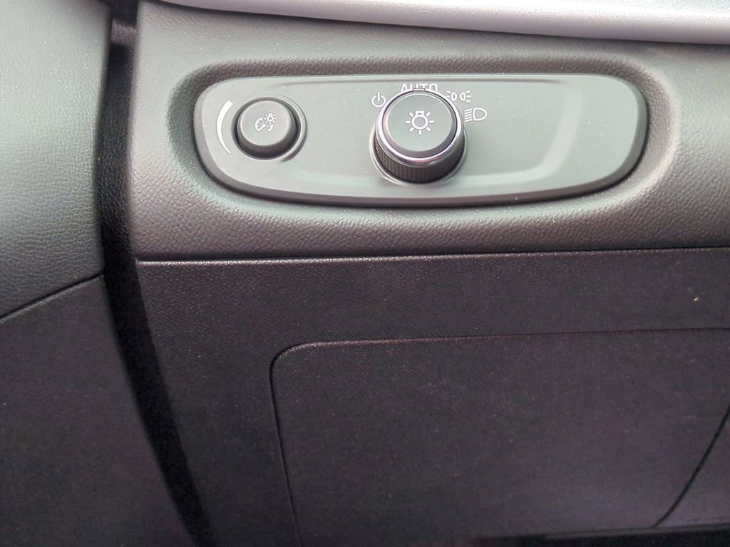 Used 2018 Chevrolet Volt LT image 18