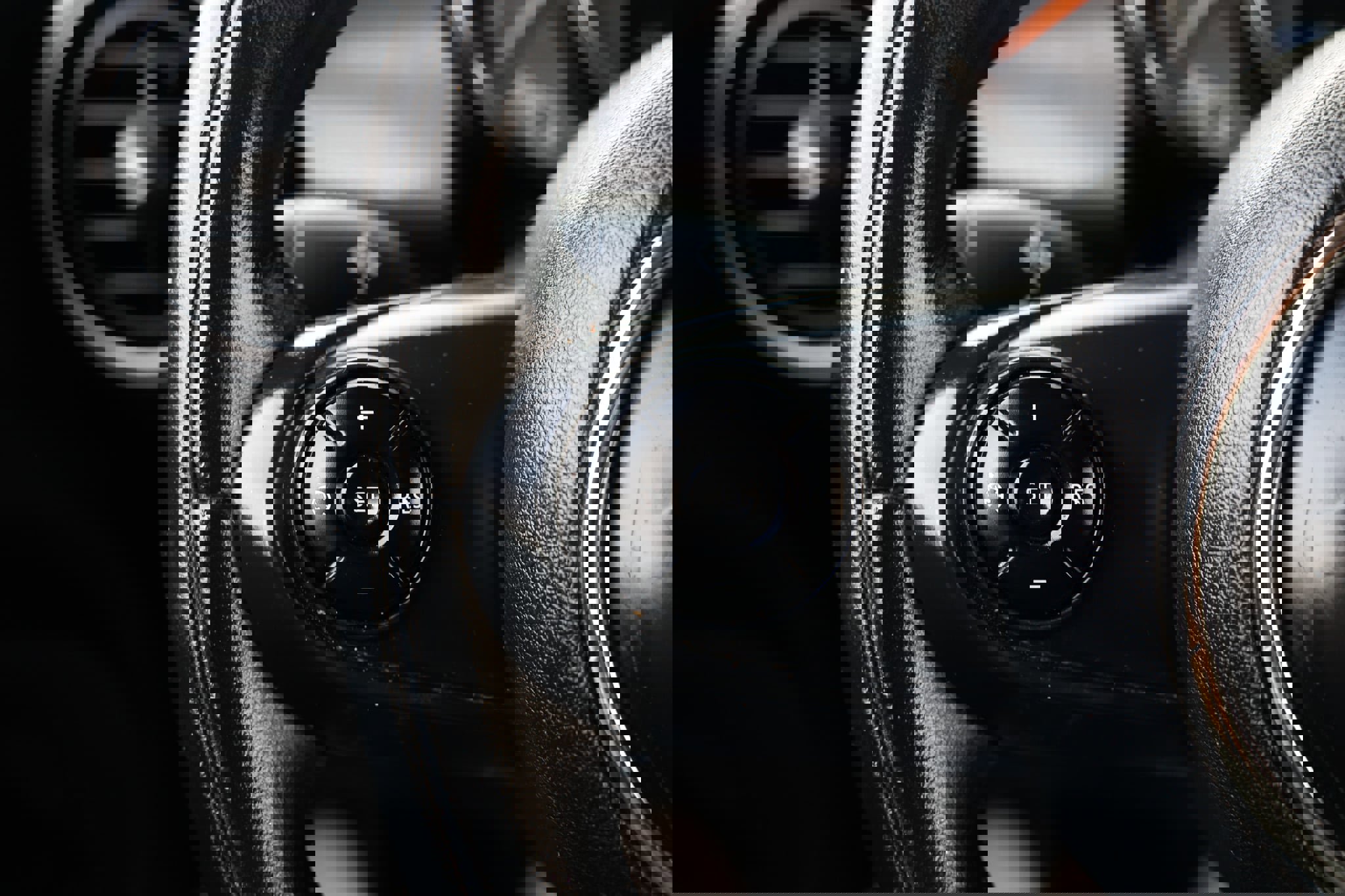 Used 2015 MINI Cooper 2-Door Hardtop image 31