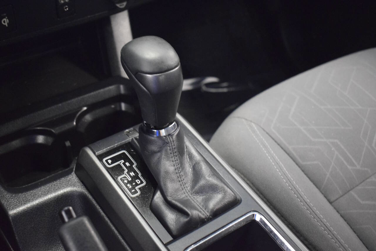 Used 2017 Toyota Tacoma TRD Off-Road image 78