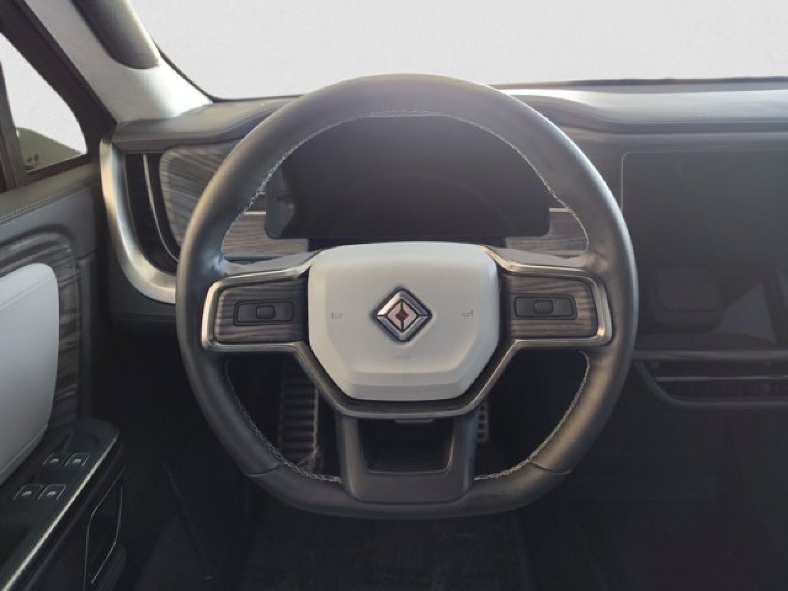 Used 2022 Rivian R1T Adventure image 15