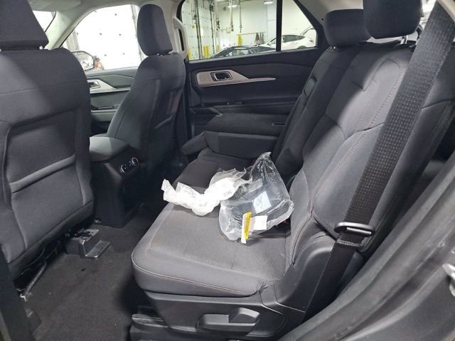 Used 2025 Ford Explorer Active AWD/4WD image 13