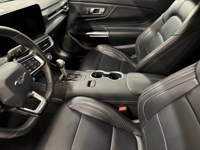 Used 2025 Ford Mustang Premium image 17
