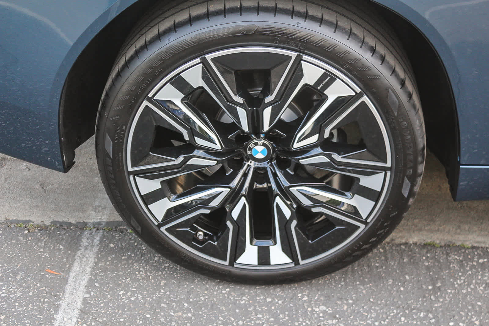 Used 2025 BMW X3 xDrive30i w/ Premium Package image 8