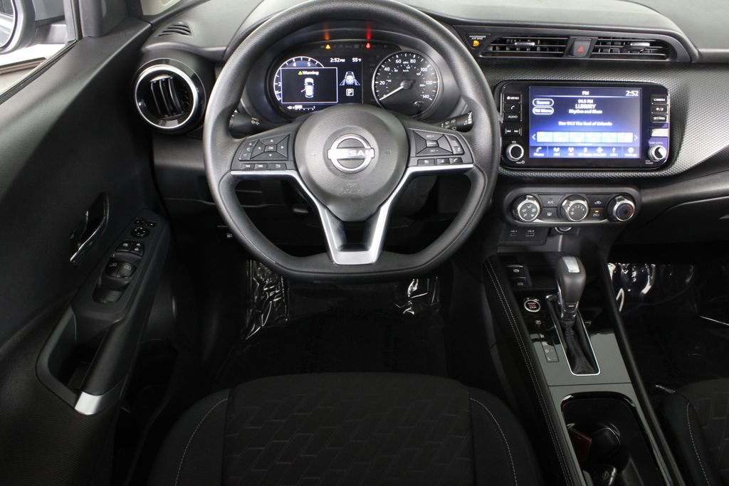 Used 2024 Nissan Kicks SV image 7