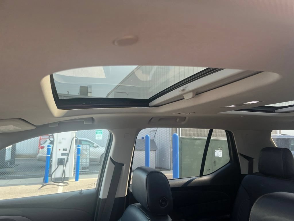 Used 2019 Chevrolet Traverse Premier w/ Redline Edition AWD/4WD image 14