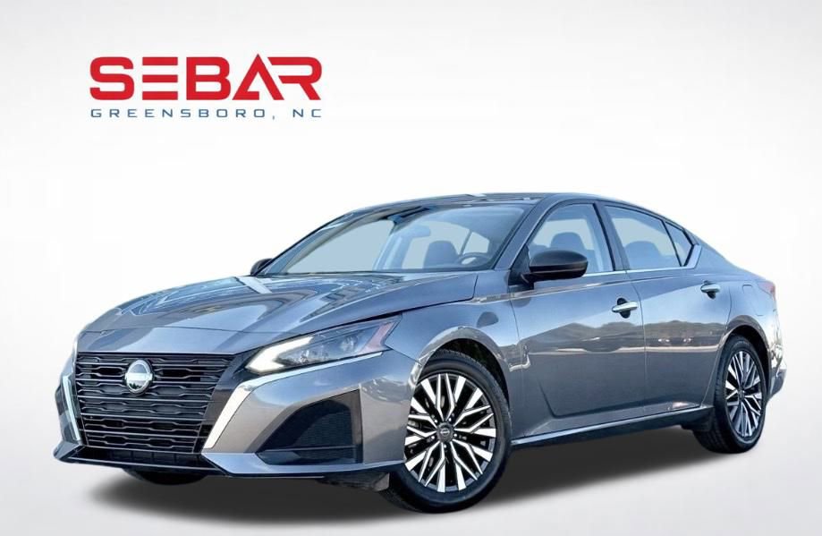 Used 2024 Nissan Altima 2.5 SV