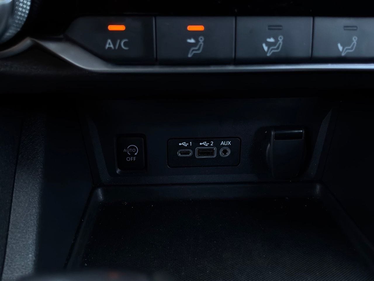 Used 2025 Nissan Sentra SV FWD image 26
