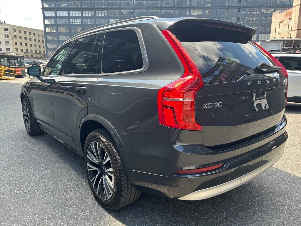 Certified 2022 Volvo XC90 T6 Momentum w/ Climate Package AWD/4WD image 8