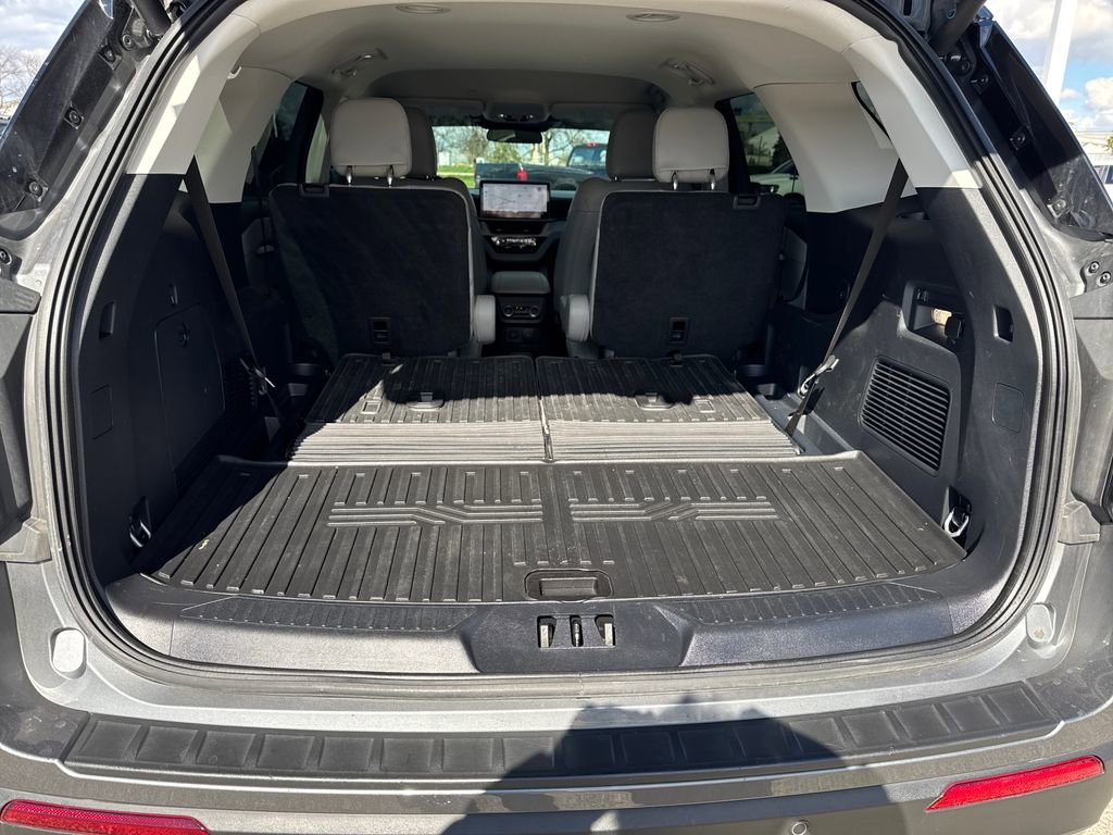 Used 2025 Ford Explorer Active w/ Active Comfort Package AWD/4WD image 40