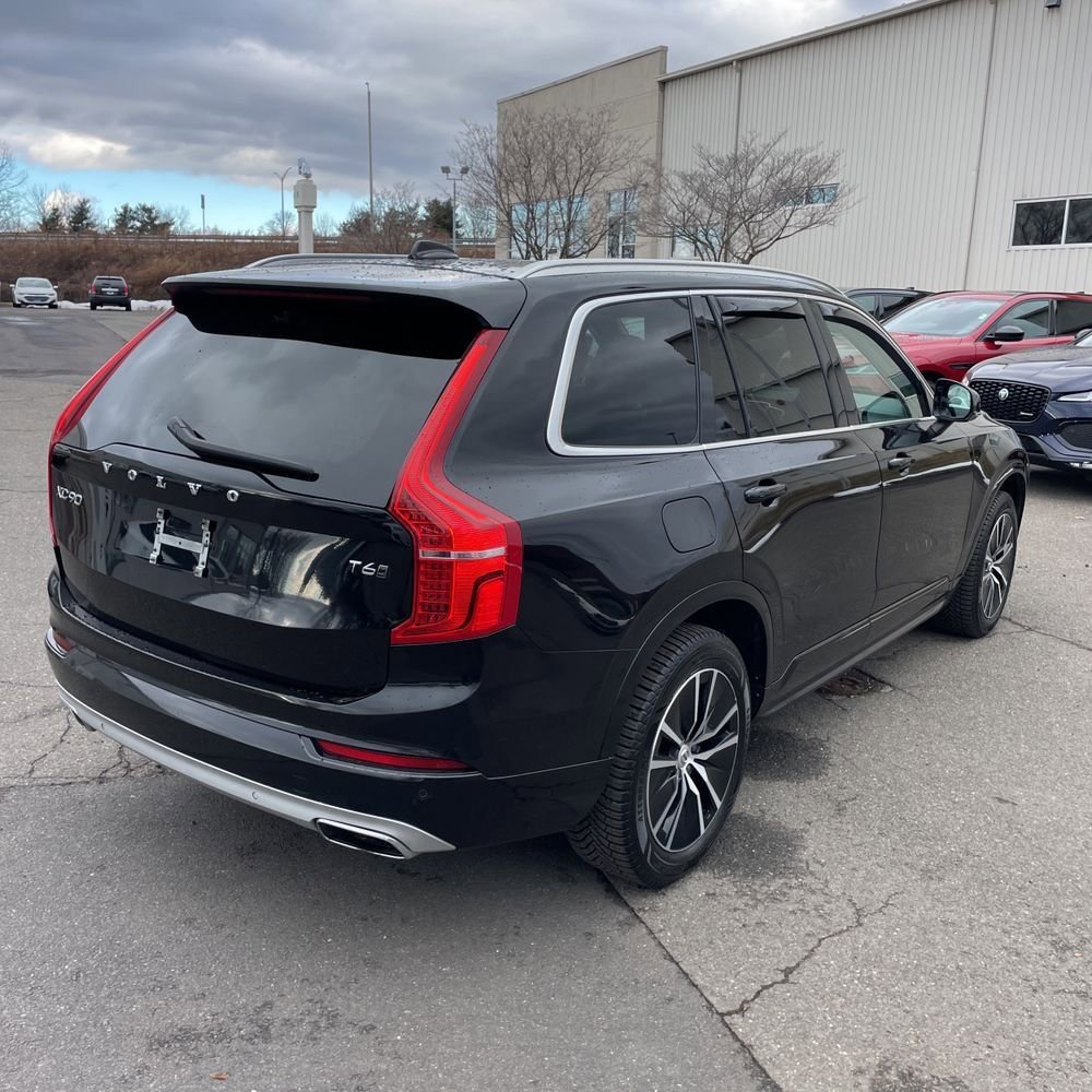 Used 2020 Volvo XC90 T6 Momentum image 3
