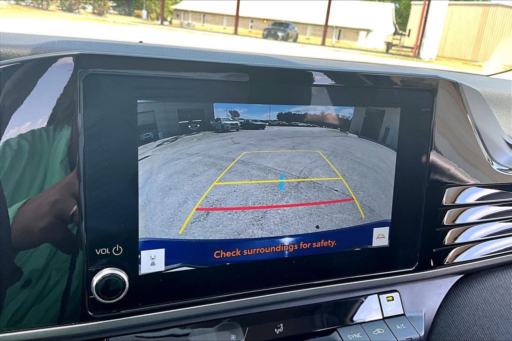 Used 2025 Toyota Camry LE FWD image 14