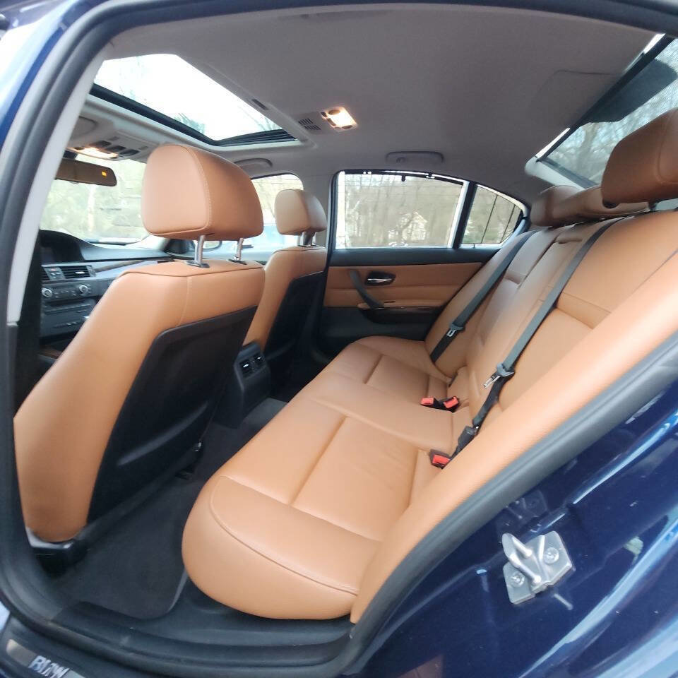 Used 2011 BMW 328i xDrive Sedan image 12