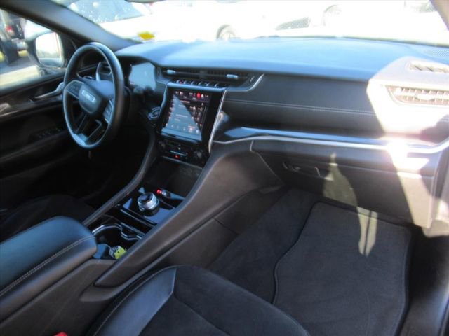 Used 2022 Jeep Grand Cherokee L Laredo image 11