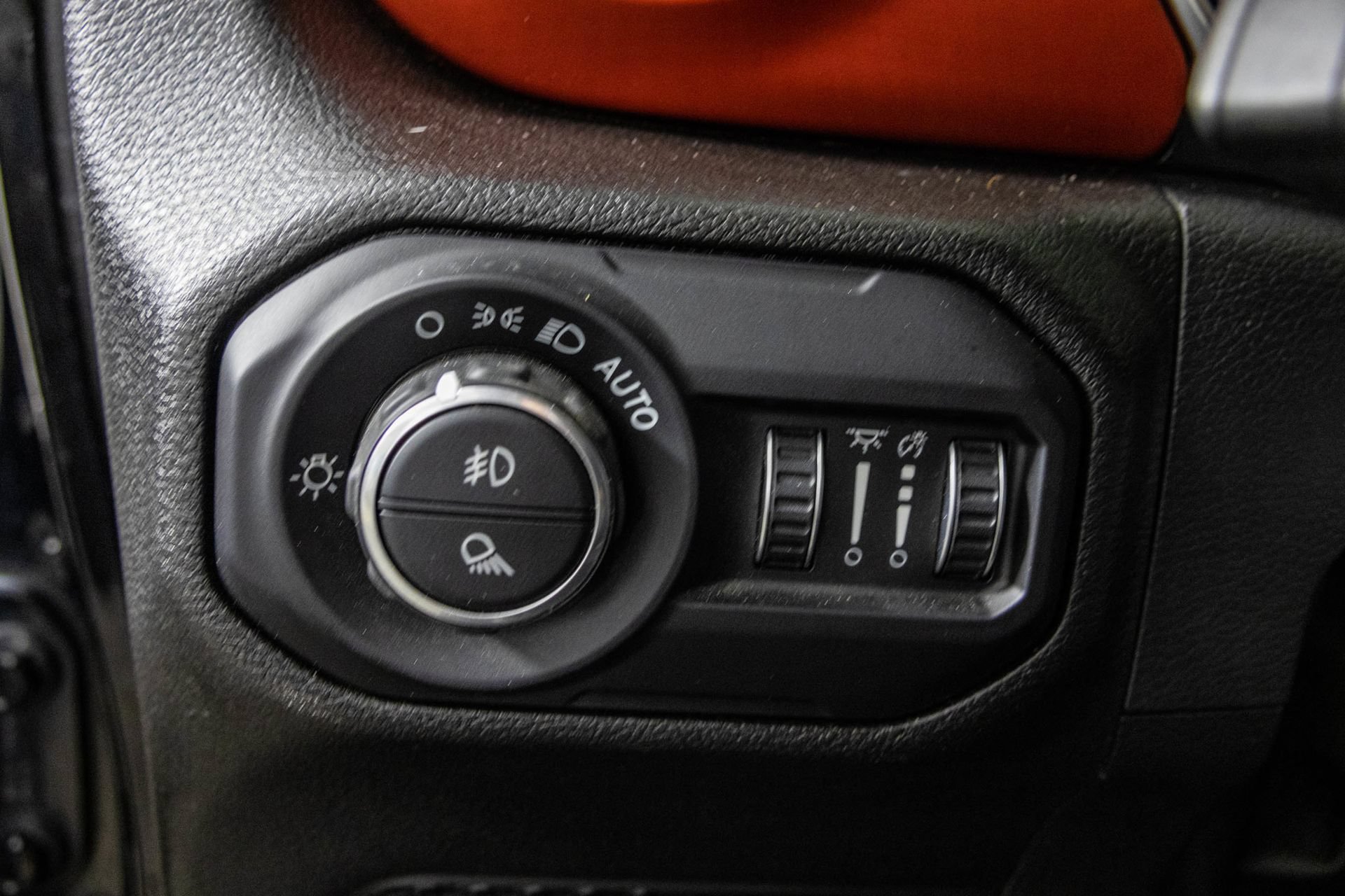 Used 2022 Jeep Gladiator Rubicon w/ Cold Weather Group AWD/4WD image 34