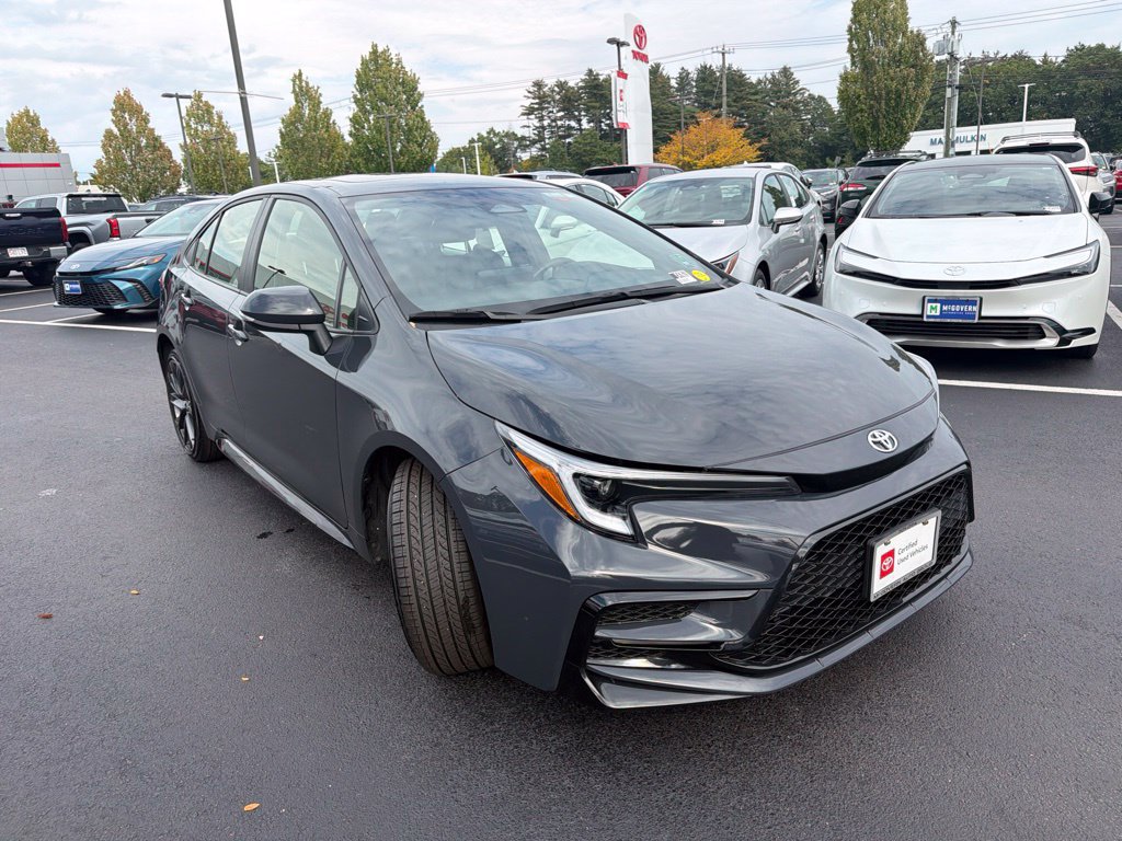 Certified 2024 Toyota Corolla SE w/ SE Premium Package FWD image 3