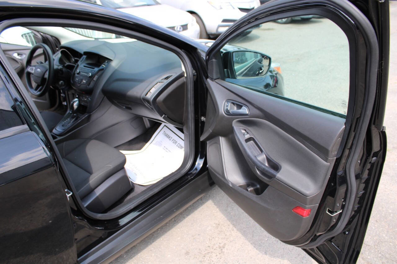 Used 2016 Ford Focus SE image 34