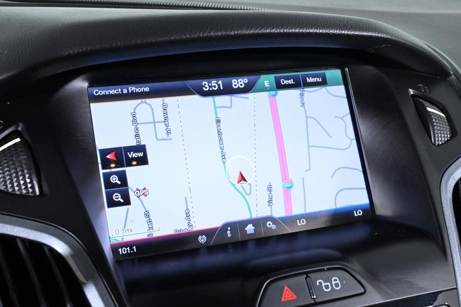 Used 2012 Ford Focus Titanium FWD image 14