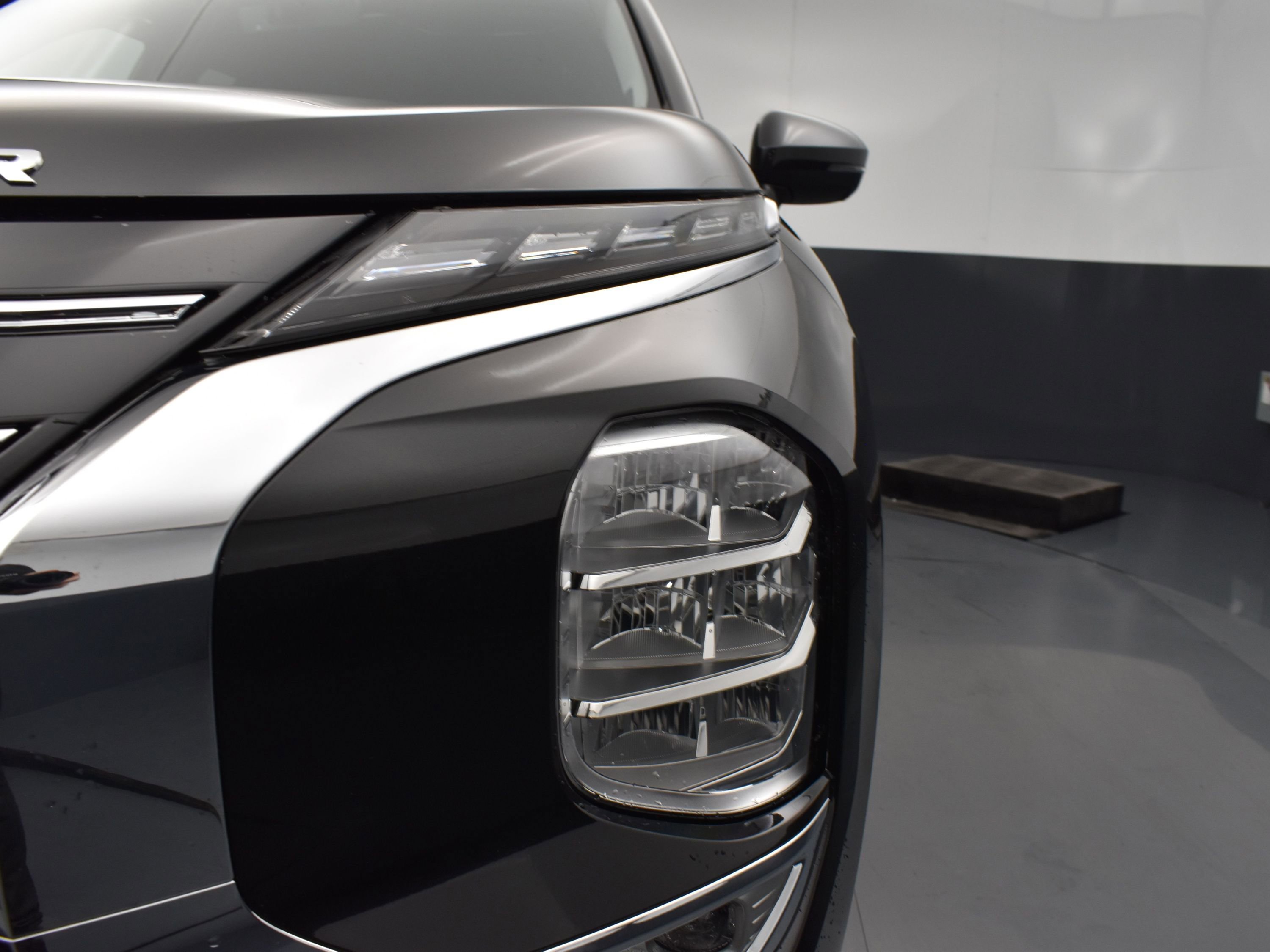 New 2026 Mitsubishi Outlander LE image 5