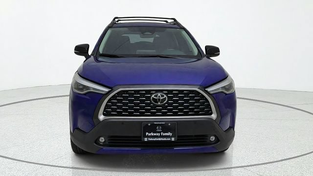 Used 2025 Toyota Corolla Cross XLE w/ Convenience Package FWD image 8
