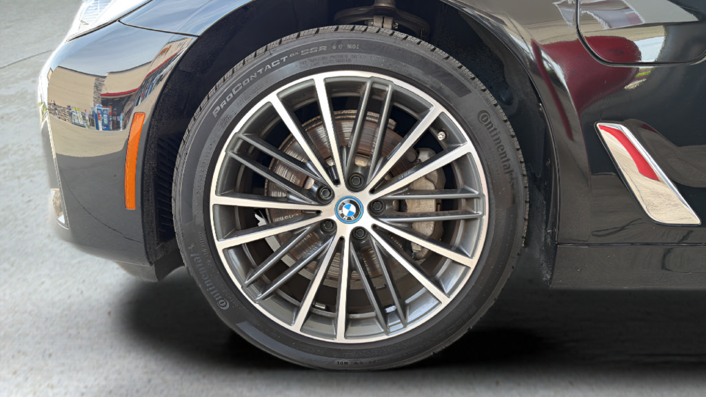 Used 2023 BMW 530e xDrive AWD/4WD image 26