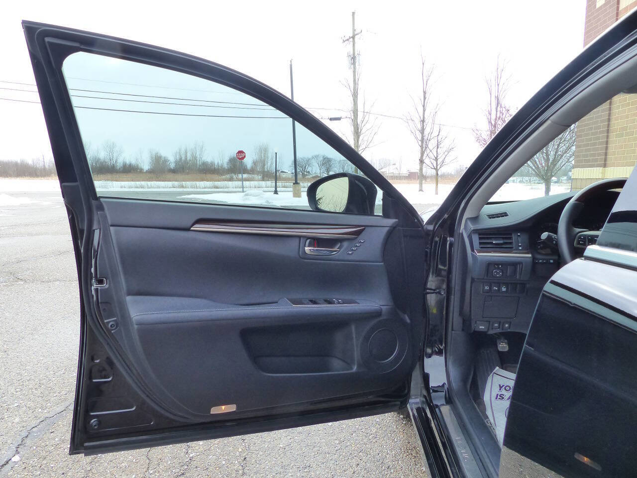 Used 2017 Lexus ES 350 w/ Luxury Package image 18