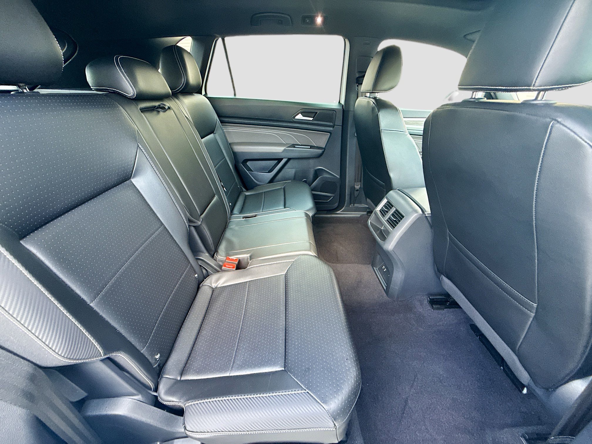 Used 2022 Volkswagen Atlas Cross Sport SE w/ Panoramic Sunroof Package image 28