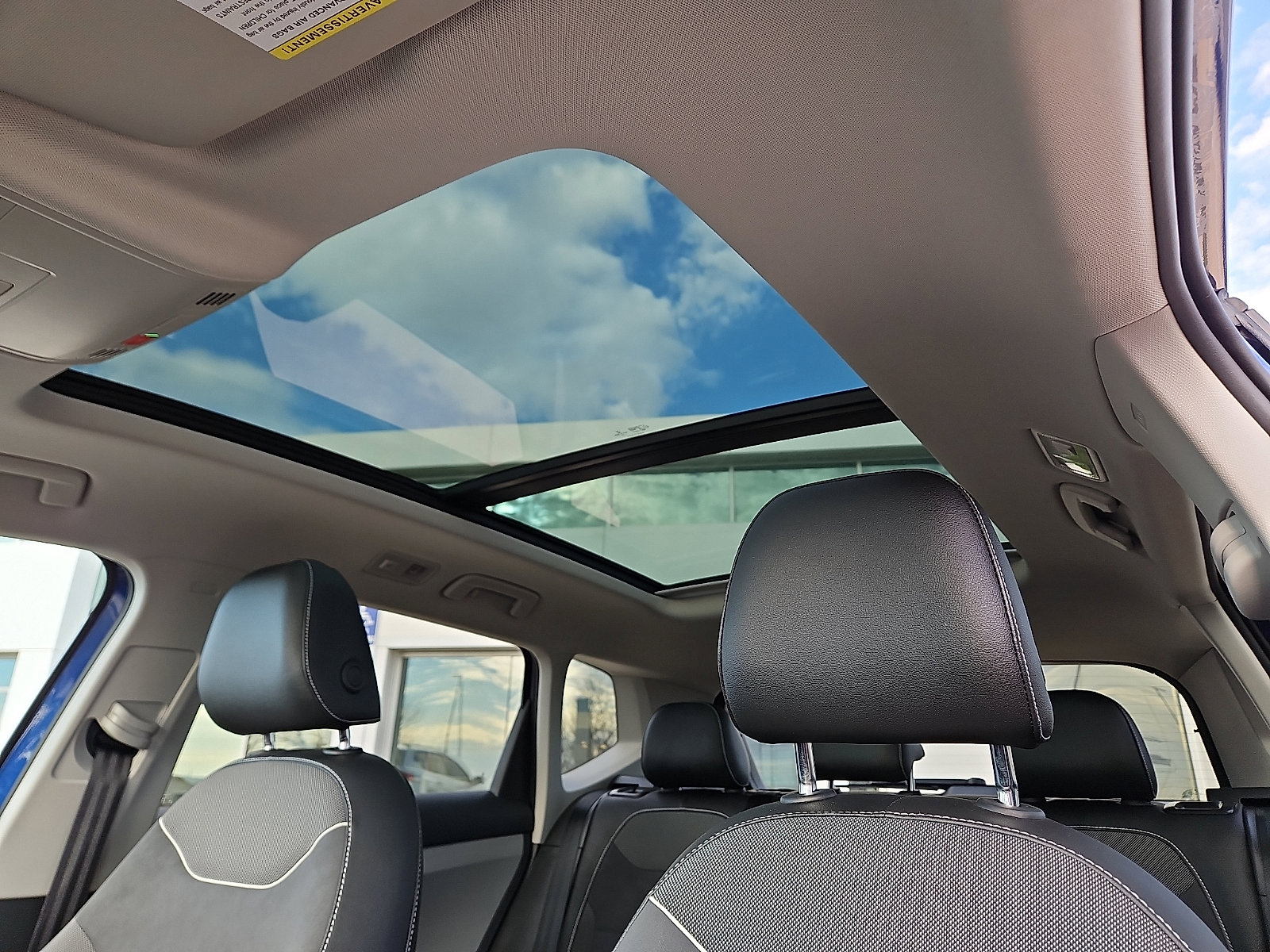 Certified 2023 Volkswagen Taos SE w/ Panoramic Sunroof Package AWD/4WD image 12