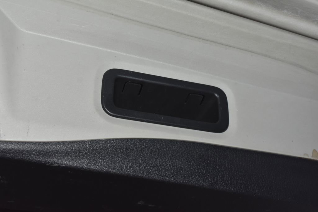 Used 2014 Nissan Rogue SV image 31