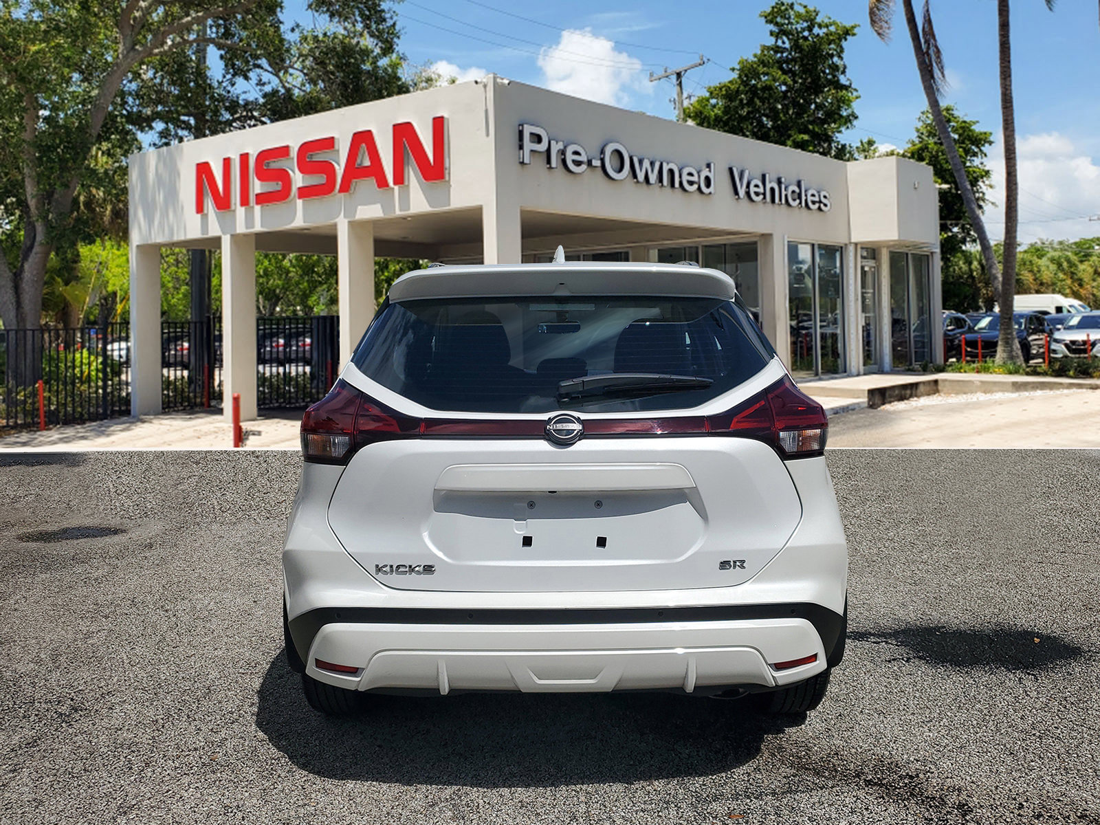 Certified 2023 Nissan Kicks SR image 5